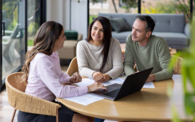 What is the role of a corporate tax lawyer in structuring tax-efficient business transactions in Luxembourg?